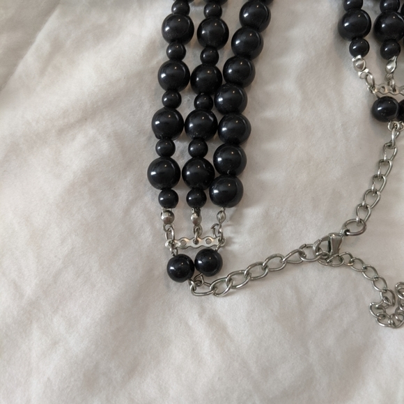 𝅺elegant Triple-Strand Black & Silver Necklace - Picture 5 of 7